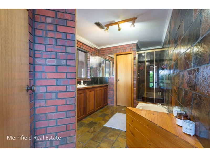 71 Diamond Street, Little Grove WA 6330