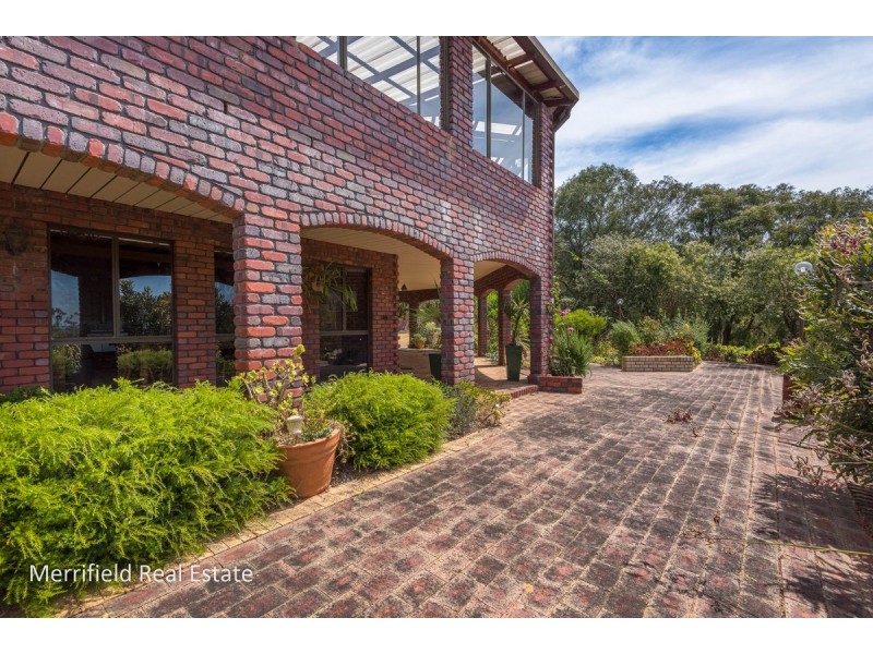 71 Diamond Street, Little Grove WA 6330