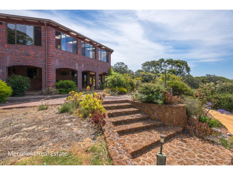 71 Diamond Street, Little Grove WA 6330