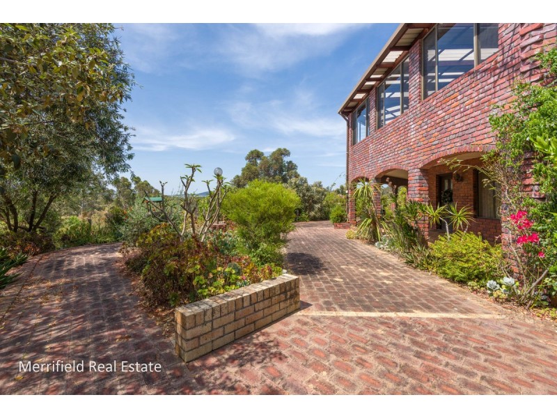 71 Diamond Street, Little Grove WA 6330