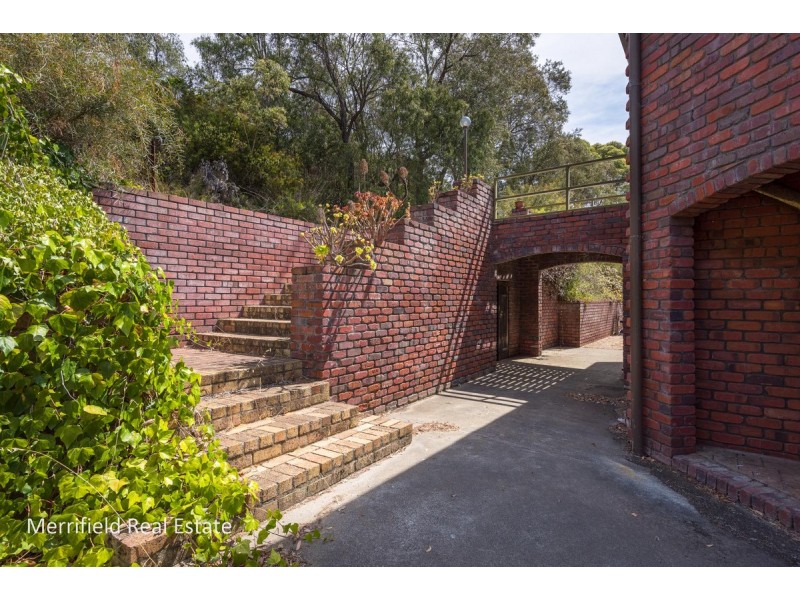 71 Diamond Street, Little Grove WA 6330