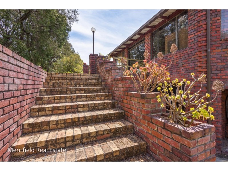 71 Diamond Street, Little Grove WA 6330