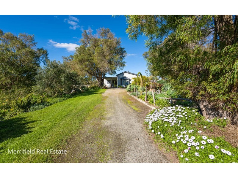 79 Robinson Road, Robinson WA 6330