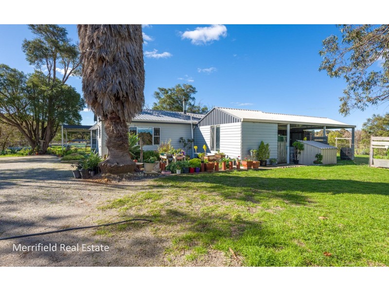 79 Robinson Road, Robinson WA 6330