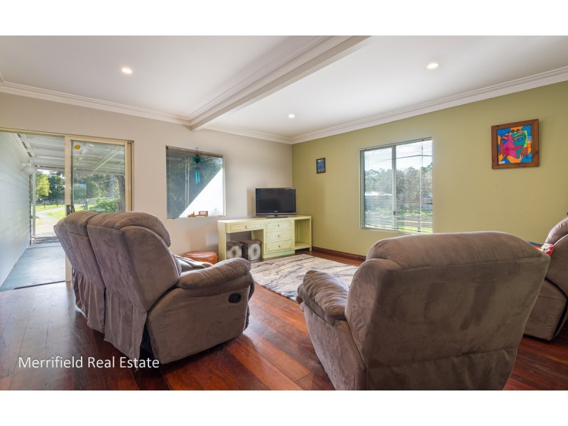 79 Robinson Road, Robinson WA 6330