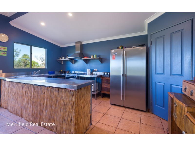 79 Robinson Road, Robinson WA 6330