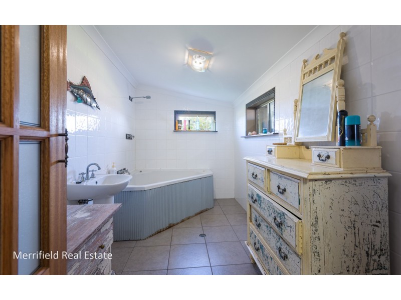 79 Robinson Road, Robinson WA 6330