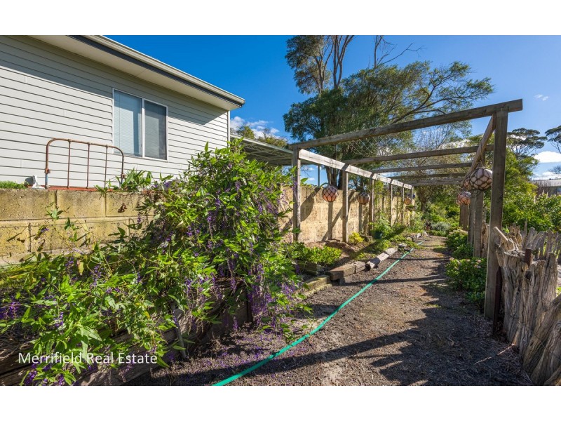 79 Robinson Road, Robinson WA 6330