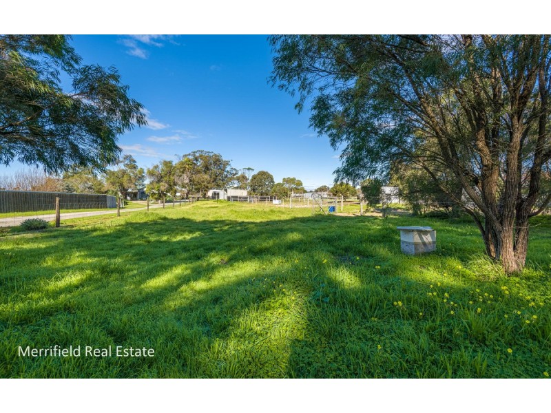 79 Robinson Road, Robinson WA 6330