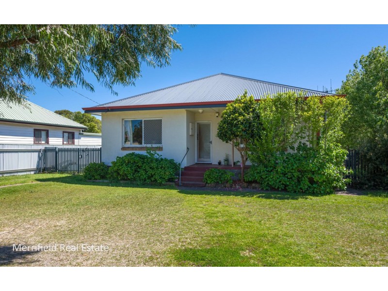 26 Katoomba Street, Orana WA 6330