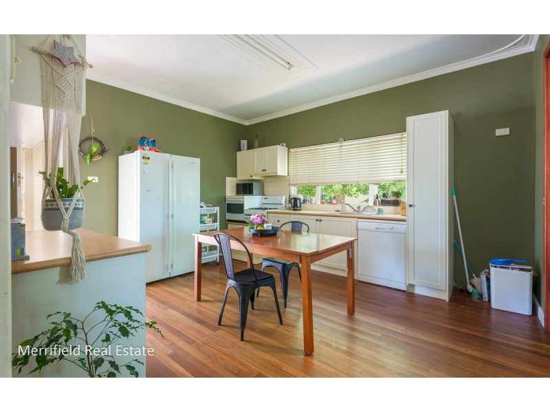 26 Katoomba Street, Orana WA 6330