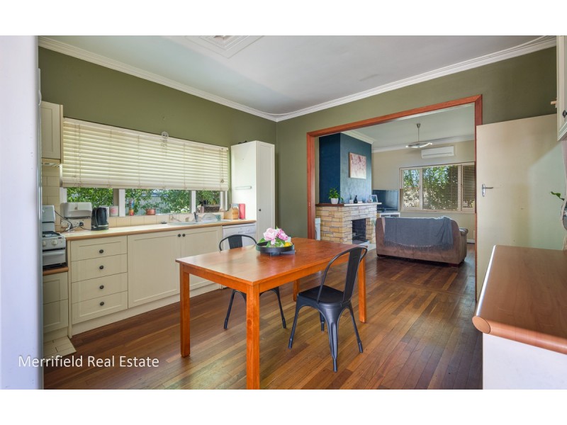 26 Katoomba Street, Orana WA 6330