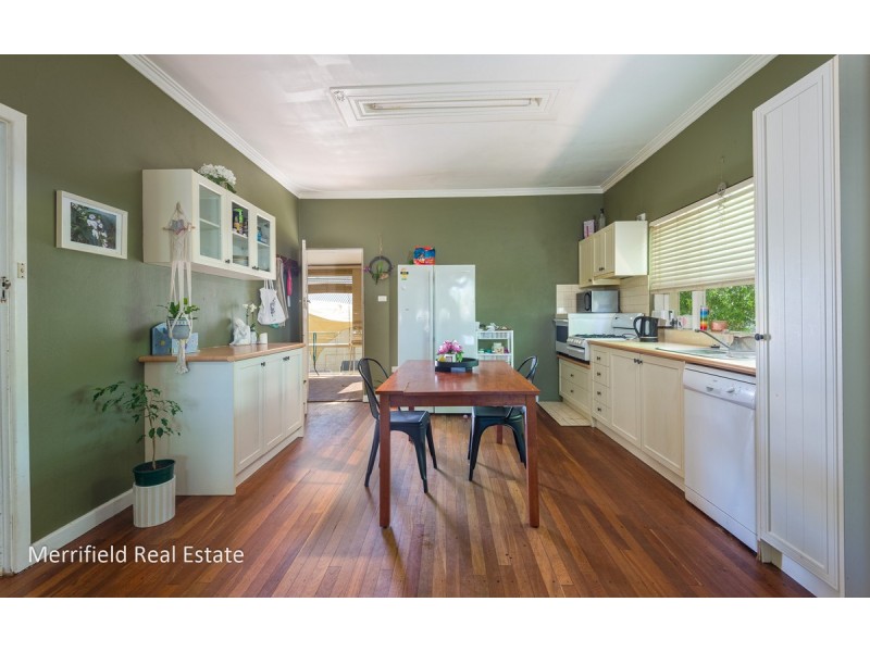 26 Katoomba Street, Orana WA 6330