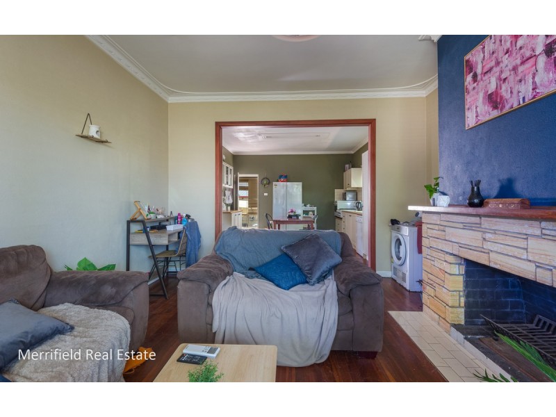 26 Katoomba Street, Orana WA 6330