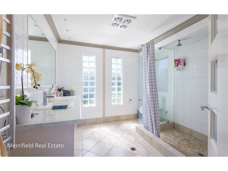 17 Lion Street, Mount Melville WA 6330