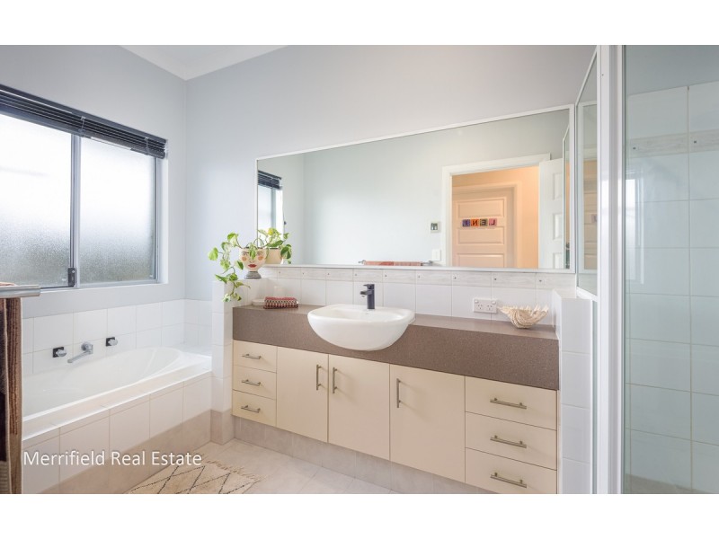 16 Goddard Way, Mckail WA 6330