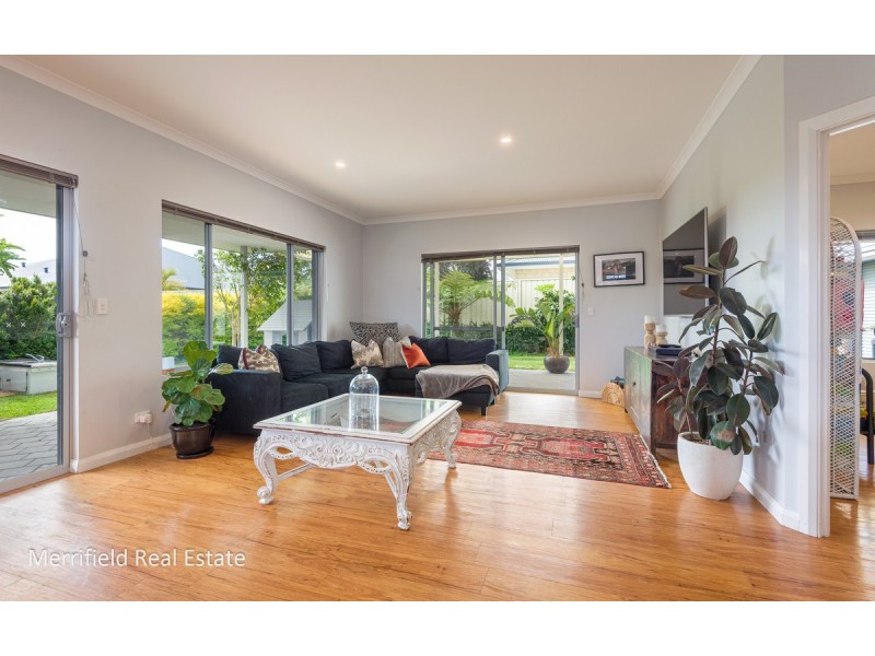 16 Goddard Way, Mckail WA 6330