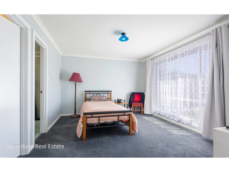 56 McGonnell Road, Orana WA 6330