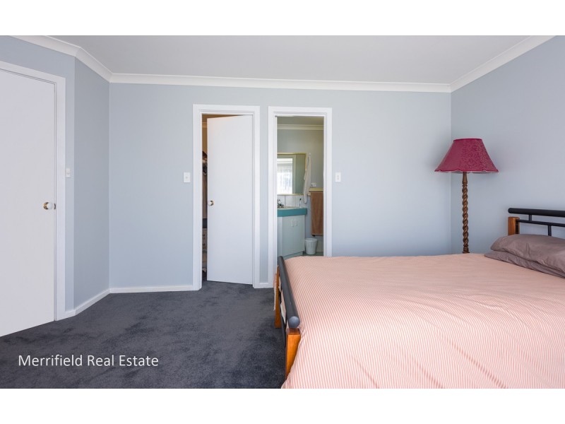 56 McGonnell Road, Orana WA 6330