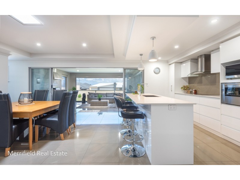 18 Bagnall Parkway, Lange WA 6330