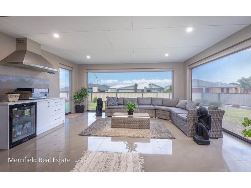 18 Bagnall Parkway, Lange WA 6330