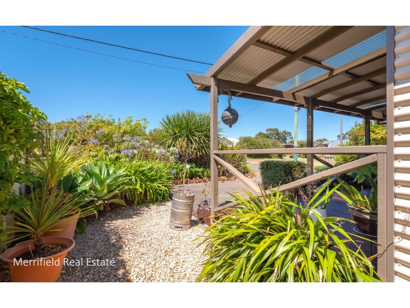 30B Katoomba Street, Orana WA 6330
