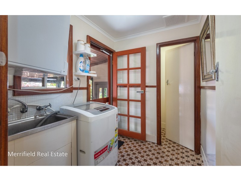 30B Katoomba Street, Orana WA 6330