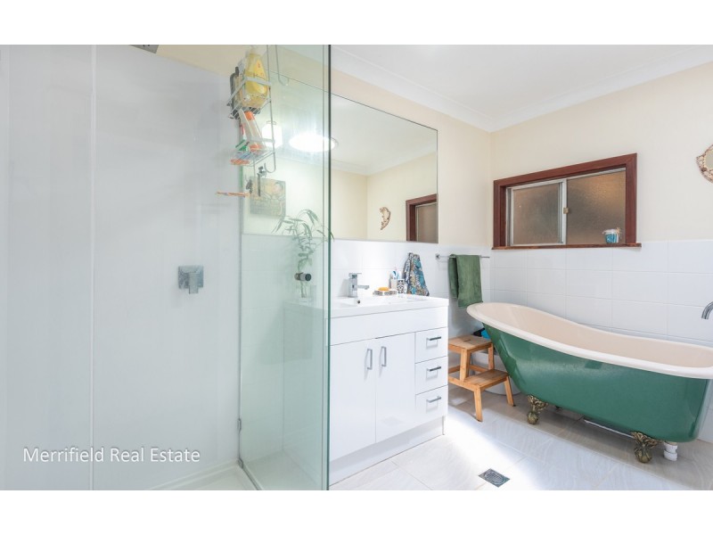 30B Katoomba Street, Orana WA 6330