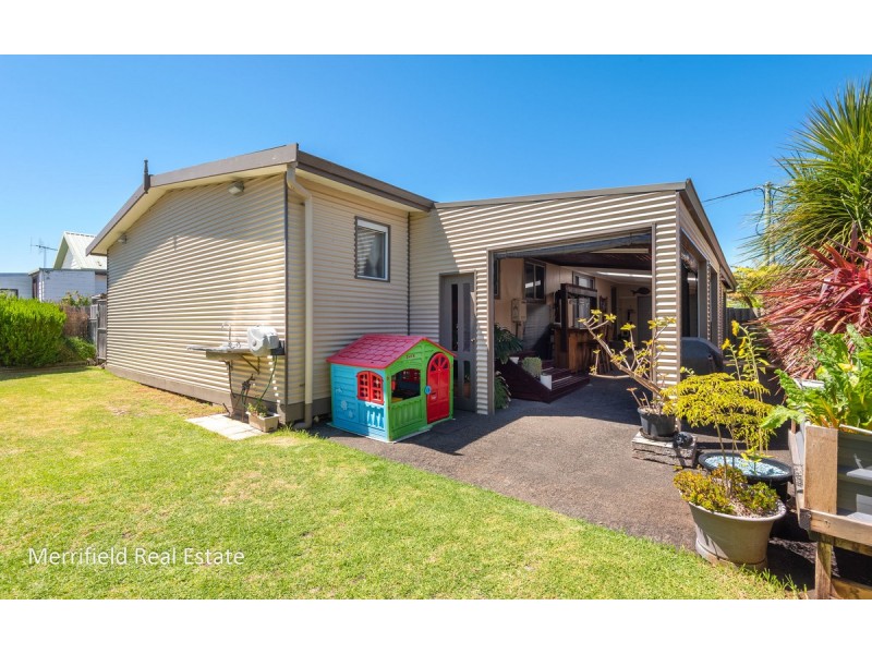 30B Katoomba Street, Orana WA 6330