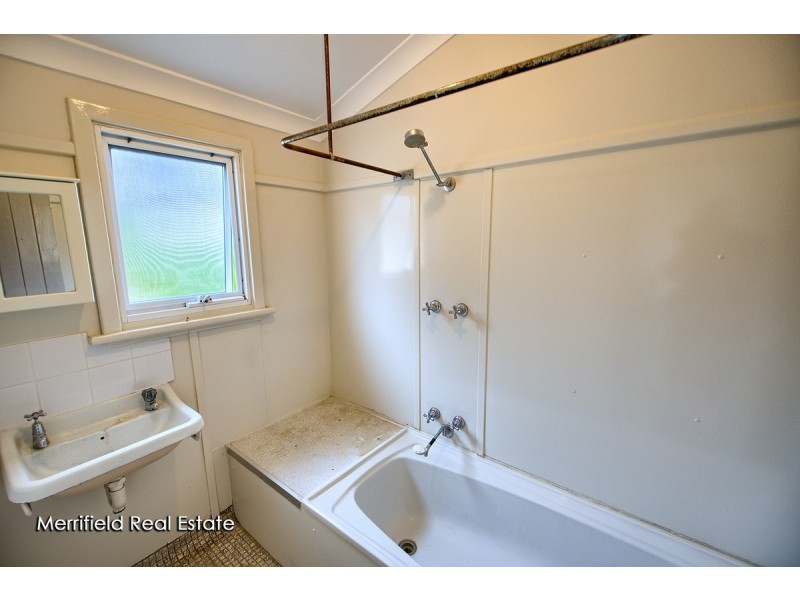 229 Albany Highway, Mount Melville WA 6330