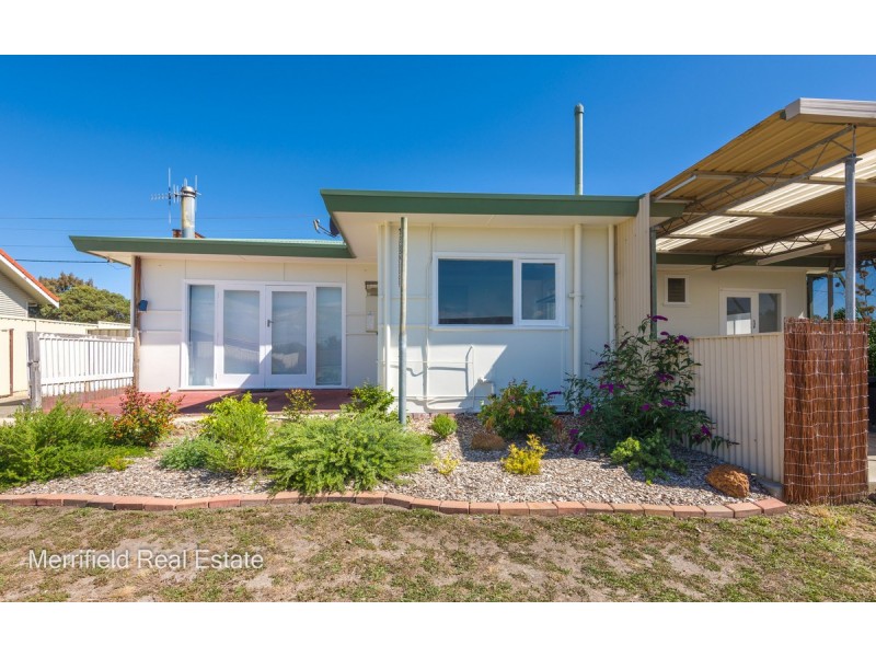 100 South Coast Highway, Orana WA 6330