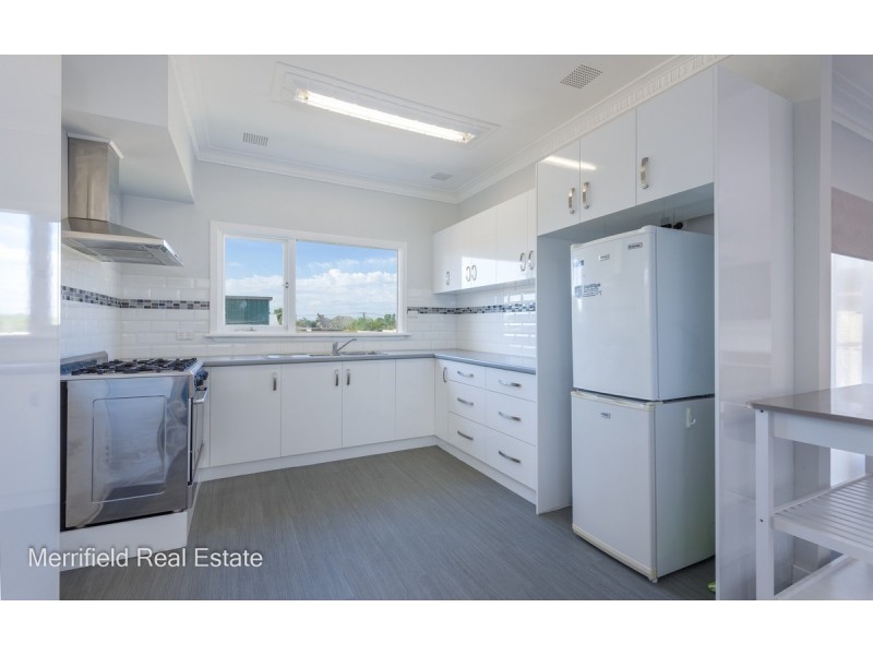 100 South Coast Highway, Orana WA 6330