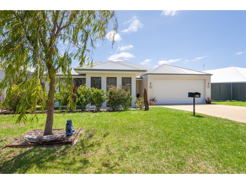 24 Albatross Drive, Bayonet Head WA 6330