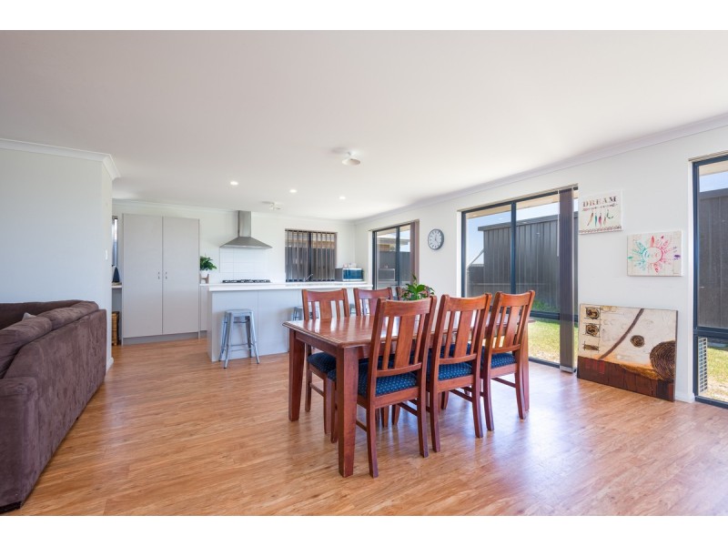 24 Albatross Drive, Bayonet Head WA 6330