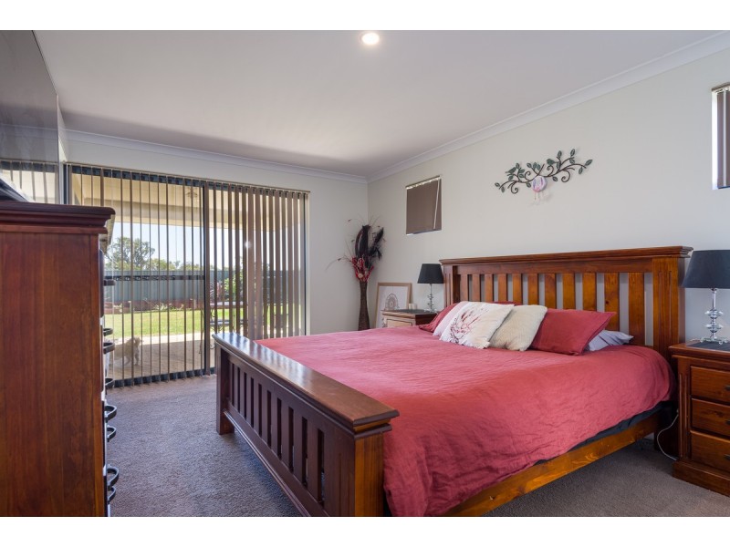 24 Albatross Drive, Bayonet Head WA 6330