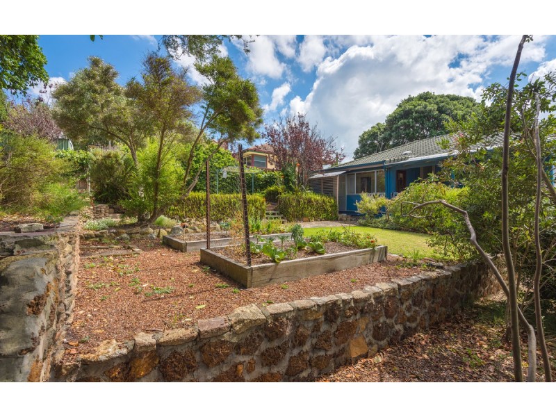 10 Halifax Street, Mount Melville WA 6330