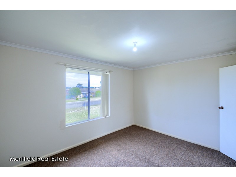 16 Sherwood Drive, Mckail WA 6330