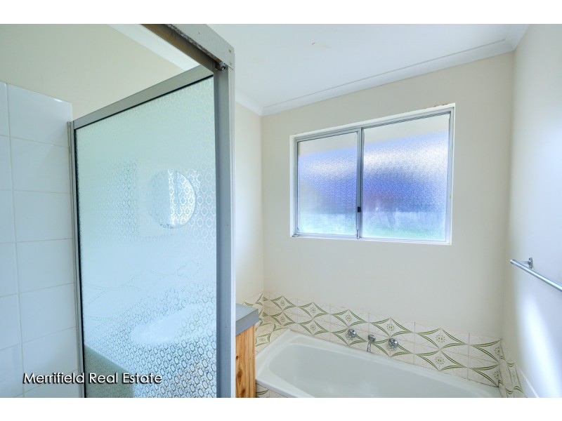 16 Sherwood Drive, Mckail WA 6330