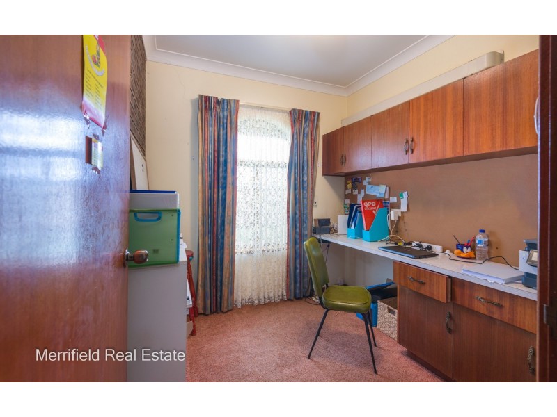 4 Turner Street, Orana WA 6330