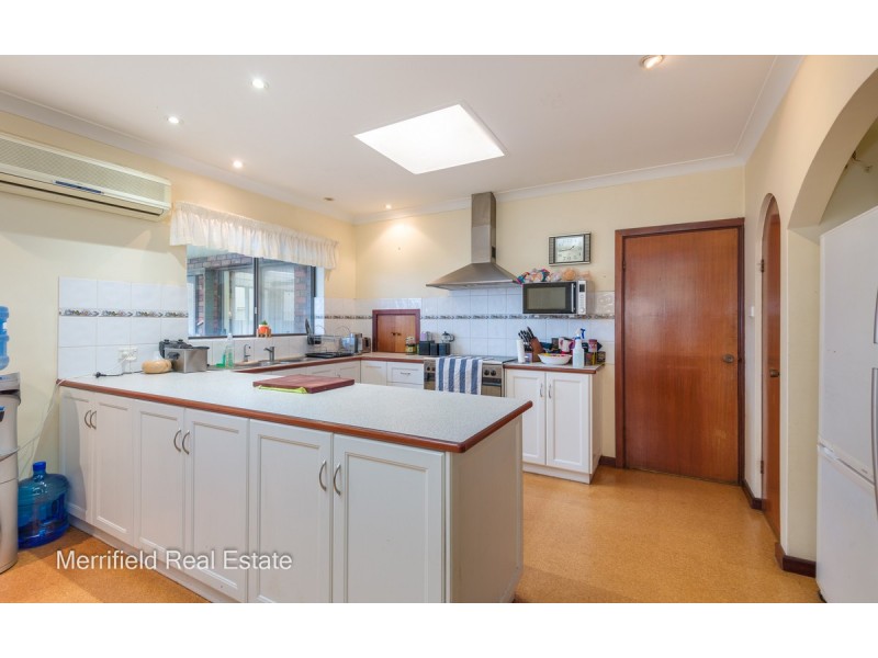 4 Turner Street, Orana WA 6330