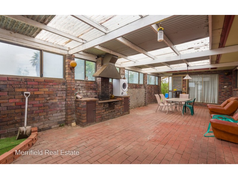 4 Turner Street, Orana WA 6330