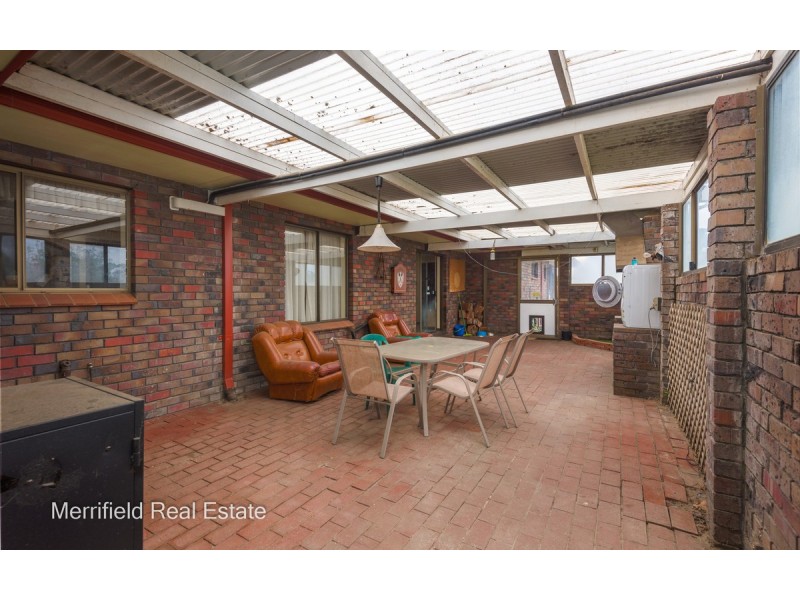 4 Turner Street, Orana WA 6330