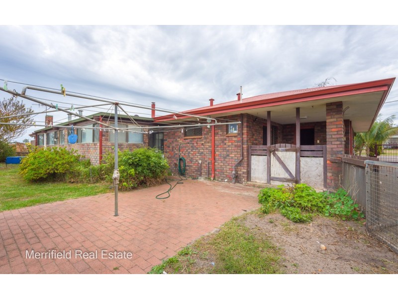4 Turner Street, Orana WA 6330