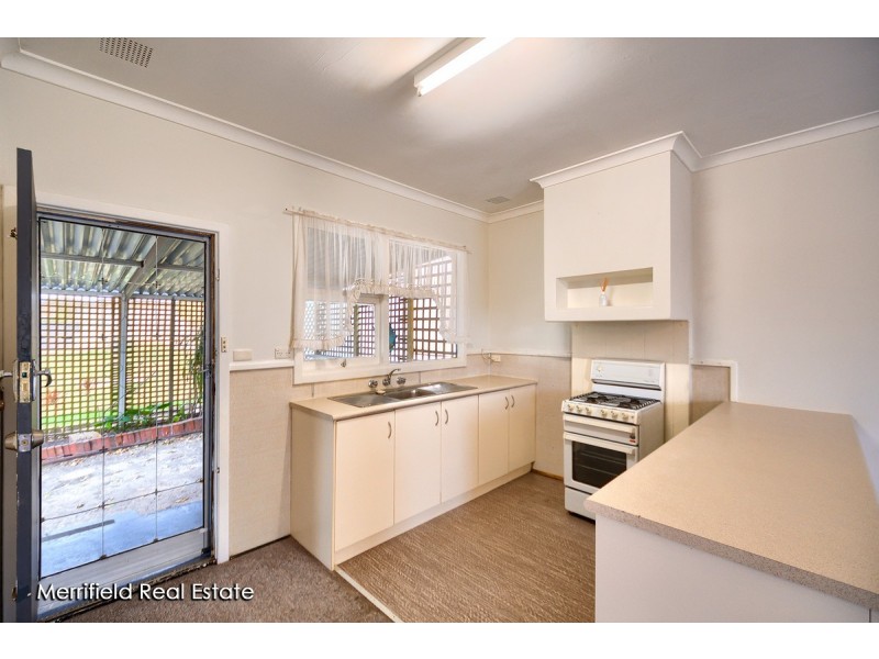 93 Chester Pass Road, Orana WA 6330