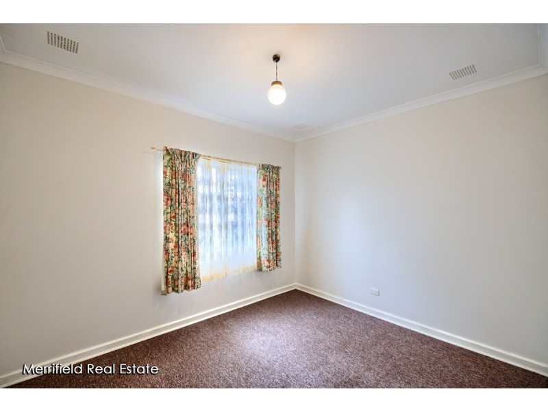 93 Chester Pass Road, Orana WA 6330