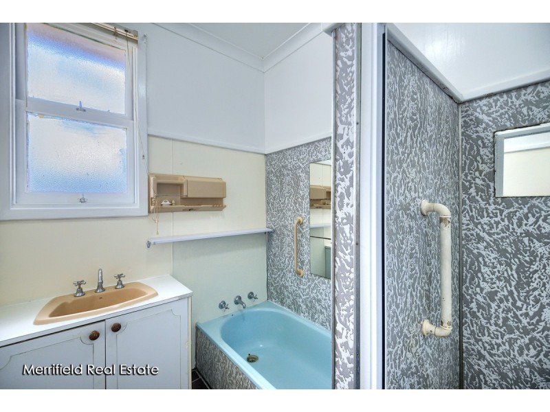 93 Chester Pass Road, Orana WA 6330