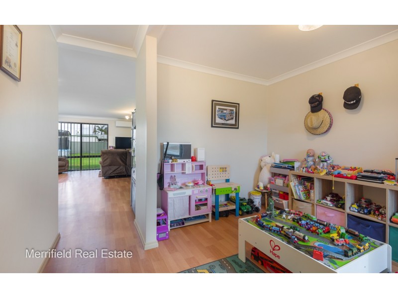 17 Abercorn Street, Orana WA 6330