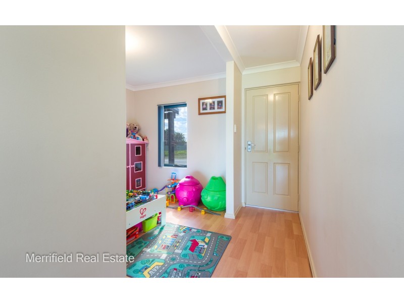 17 Abercorn Street, Orana WA 6330