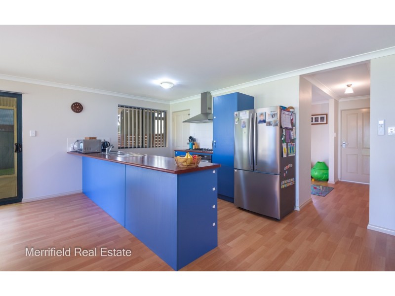 17 Abercorn Street, Orana WA 6330