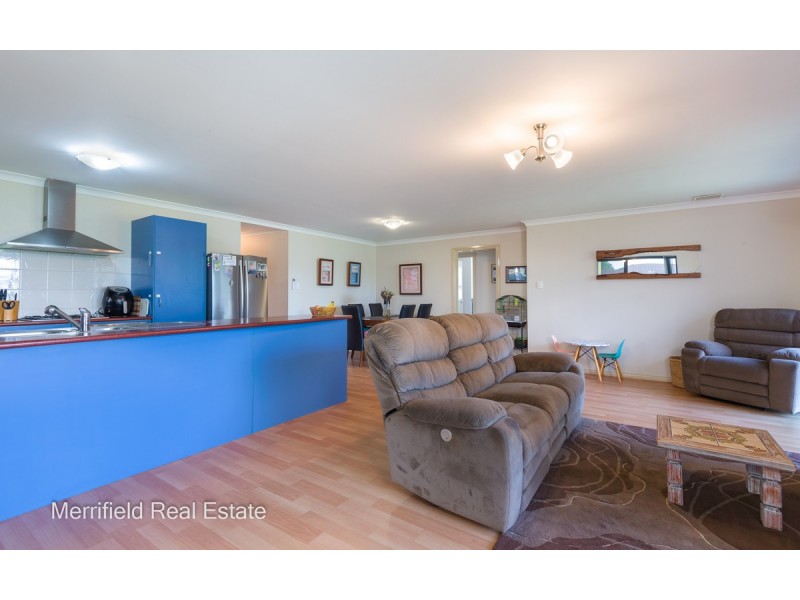 17 Abercorn Street, Orana WA 6330